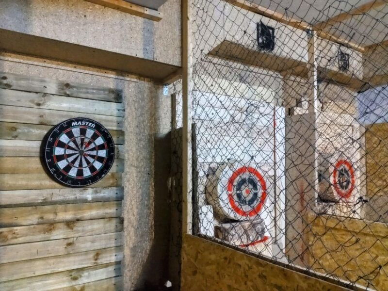 krakow-axe-throwing-fun