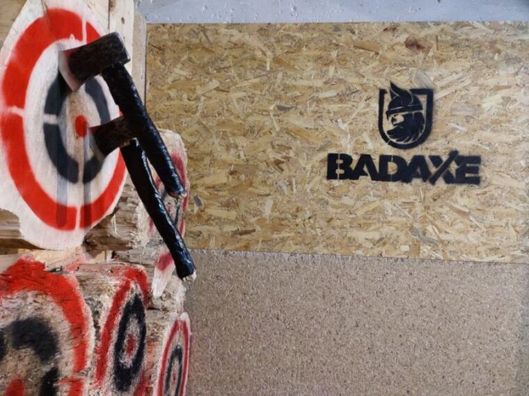 krakow-axe-throwing-fun