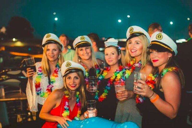 krakow-boat-party-with-unlimited-drinks