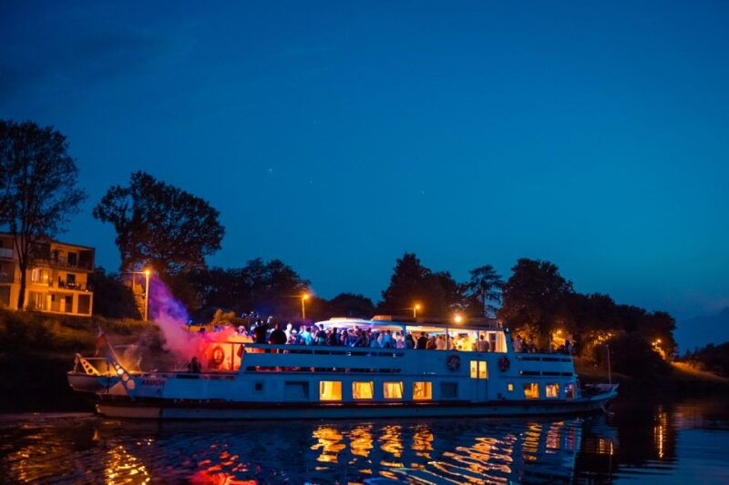 krakow-boat-party-with-unlimited-drinks