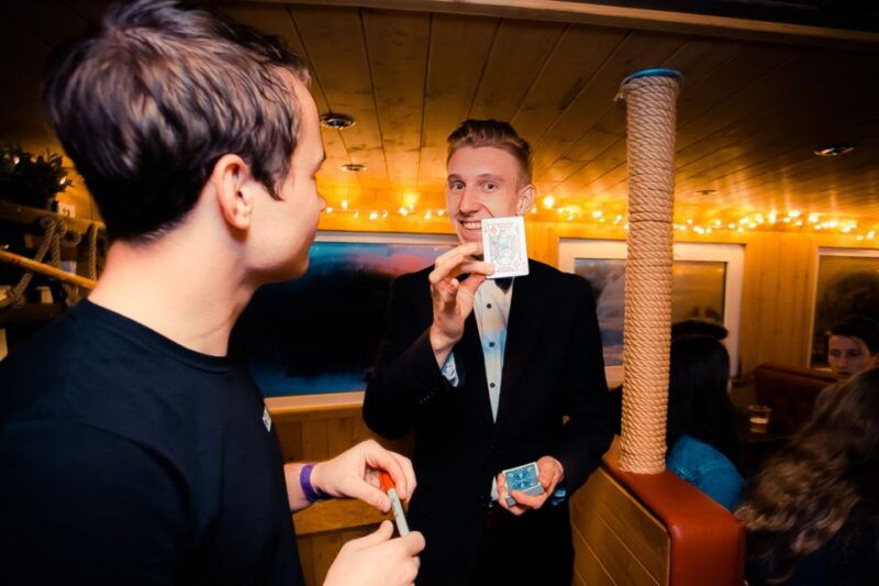 krakow-boat-party-with-unlimited-drinks