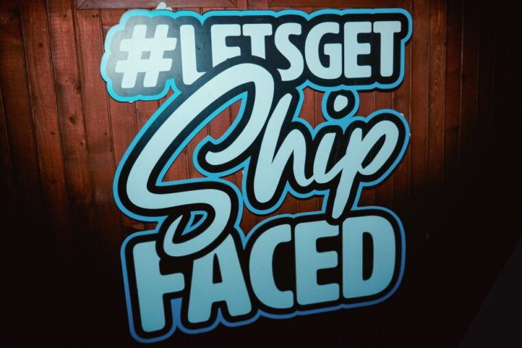 krakow-boat-party-with-unlimited-drinks