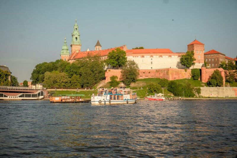 krakow-early-bird-vistula-river-sightseeing-cruise