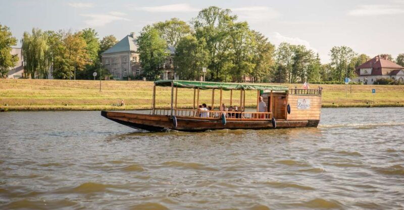 krakow-early-bird-vistula-river-sightseeing-cruise