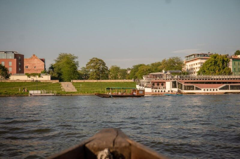 krakow-early-bird-vistula-river-sightseeing-cruise