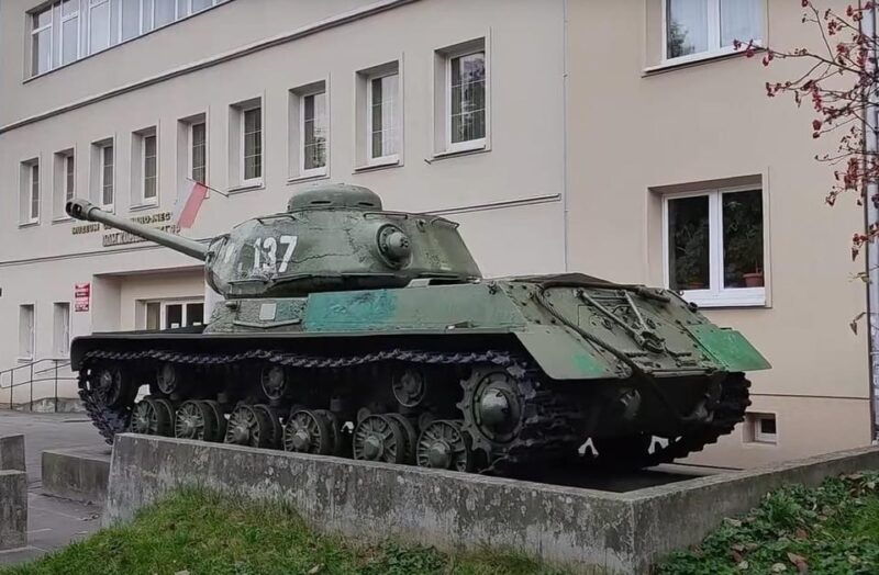 krakow-eco-friendly-multi-tour-guns-fighter-jets-warfare