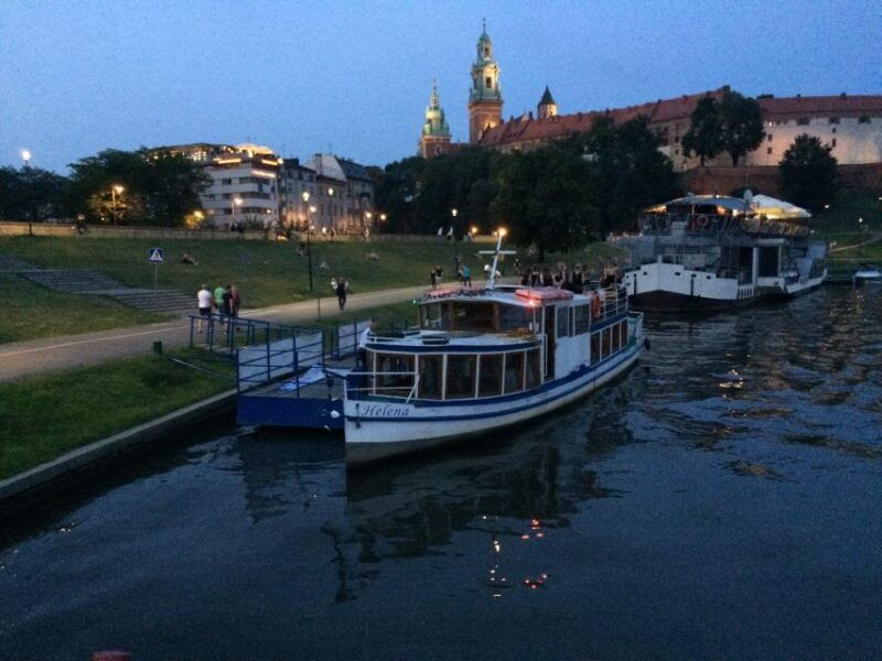 krakow-evening-cruise-with-a-glass-of-wine
