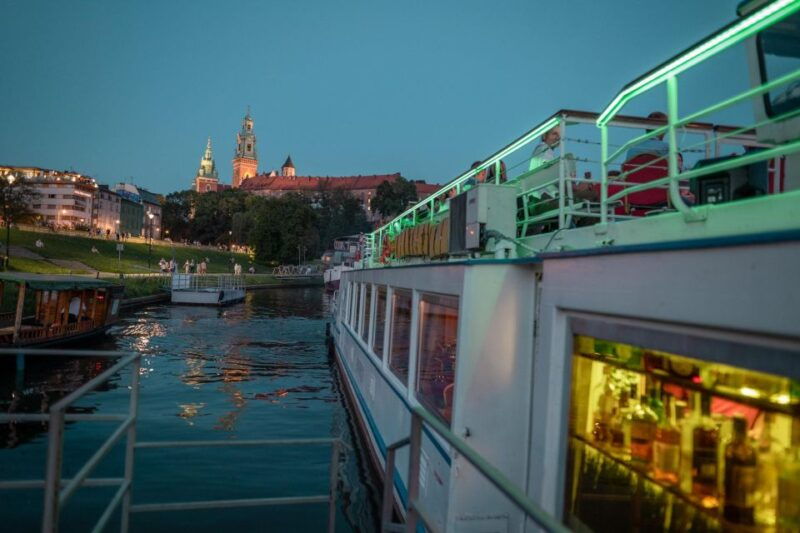 krakow-evening-cruise-with-a-glass-of-wine