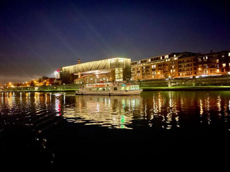 krakow-evening-or-night-river-cruise