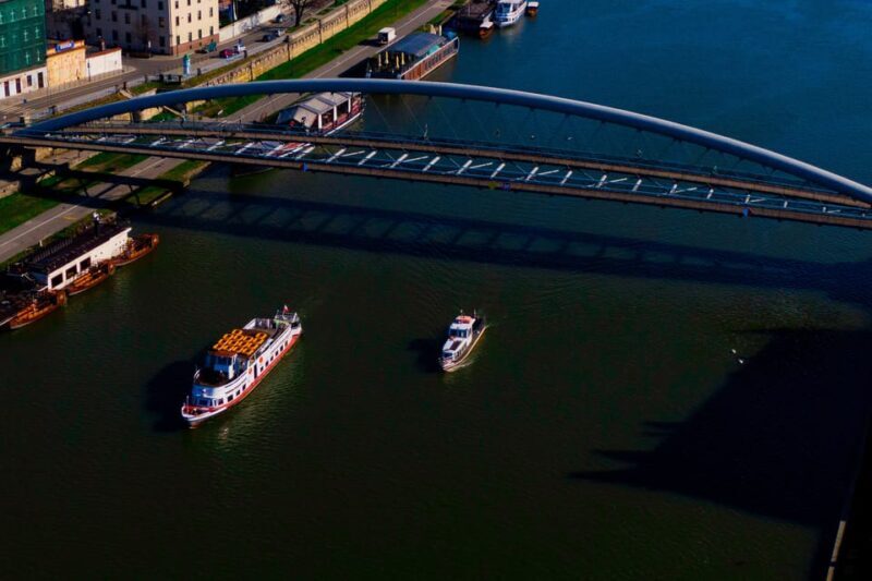 Krakow: Evening Sightseeing Cruise - The Experience and Atmosphere