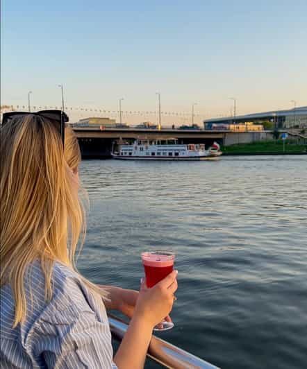 Krakow: Evening Sightseeing Cruise with Drink - Frequently Asked Questions