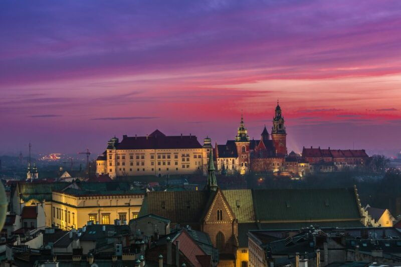 krakow-evening-walking-tour-with-spooky-stories