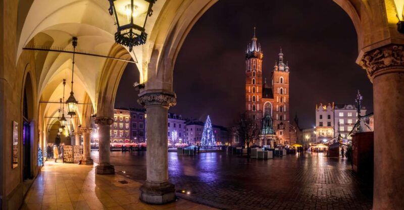 krakow-evening-walking-tour-with-spooky-stories