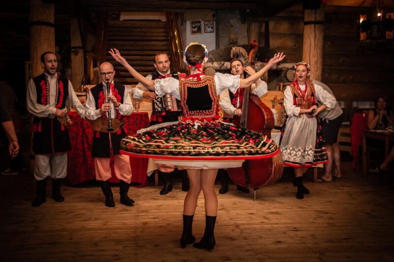 krakow-full-traditional-polish-dinner-folk-show