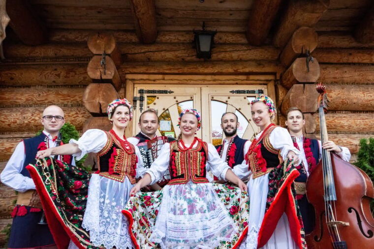 krakow-full-traditional-polish-dinner-folk-show