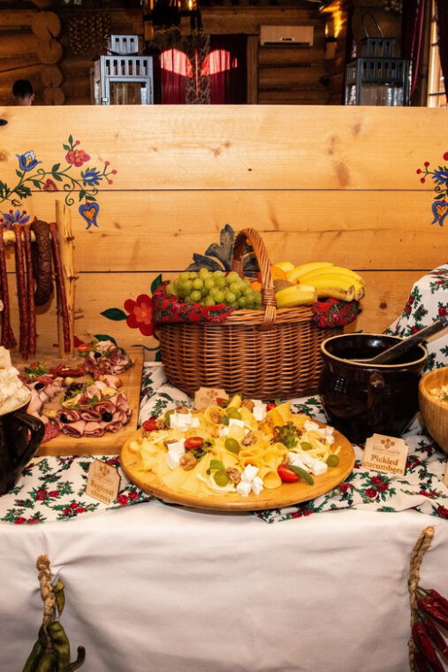krakow-full-traditional-polish-dinner-folk-show