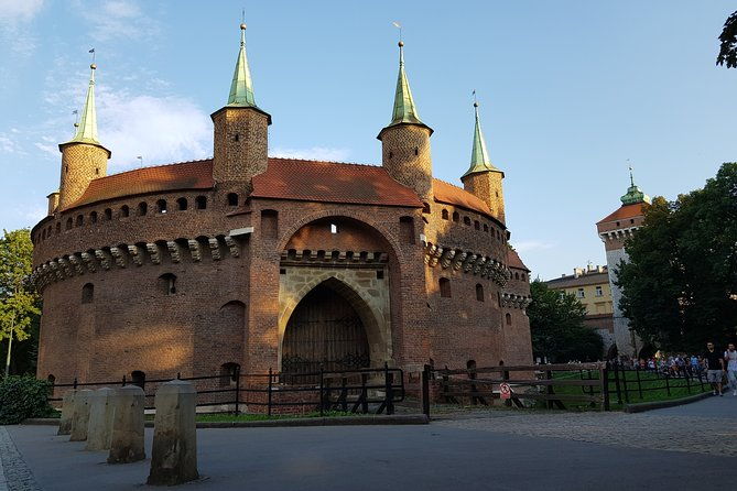 krakow-grand-city-tour-by-golf-cart-all-3-districts