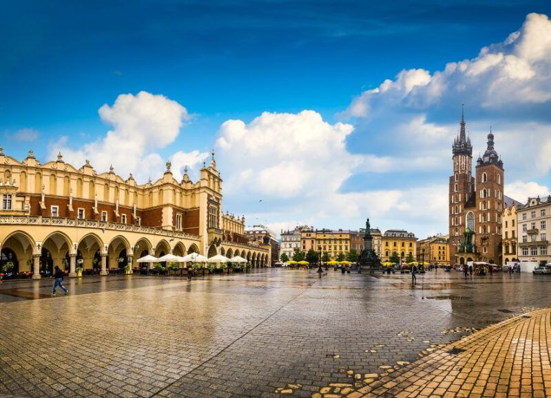 krakow-guided-sightseeing-tour-by-e-scooter-with-snacks