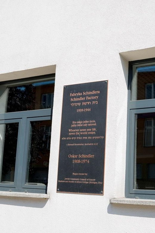 krakow-guided-tour-of-schindlers-factory-jewish-ghetto
