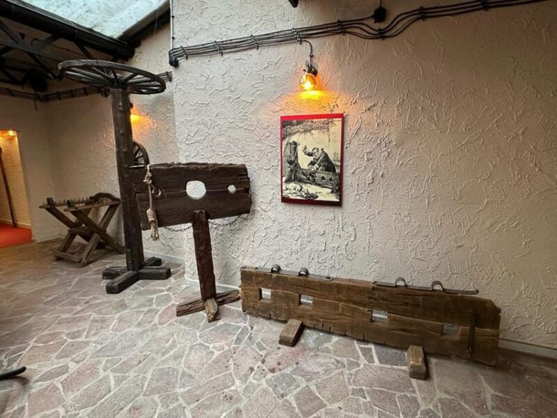 krakow-guided-tour-of-the-torture-museum