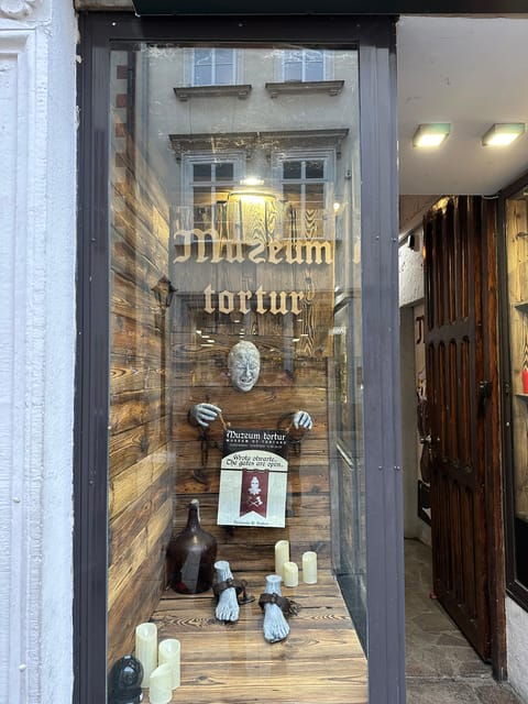 krakow-guided-tour-of-the-torture-museum