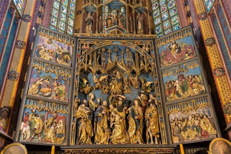 krakow-guided-tour-of-wawel-hill-and-st-marys-basilica