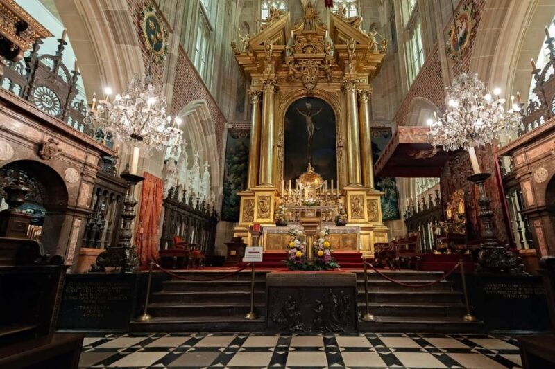 krakow-guided-tour-of-wawel-hill-and-st-marys-basilica