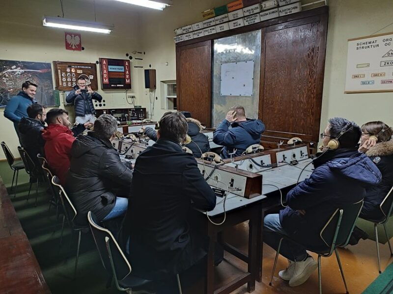 krakow-guided-tour-to-nowa-huta-on-commie-retro-van