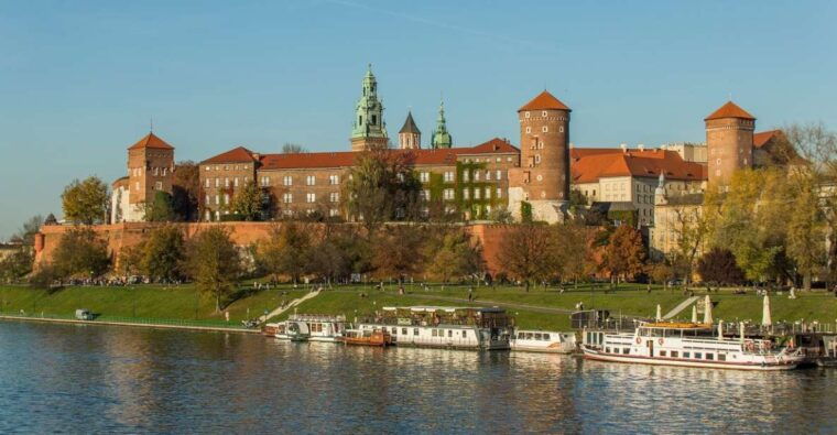 krakow-guided-wawel-tour-lunch-and-vistula-river-cruise-2