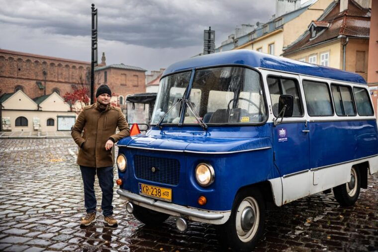 krakow-highlights-tour-in-classic-car-with-pro-photo-session