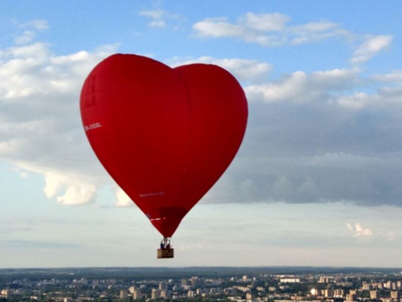 Kraków: Hot Air Balloon Exclusive Tour with Champagne - Key Points