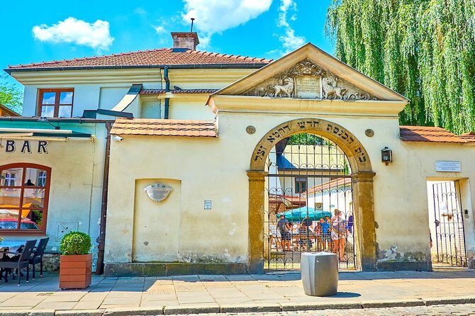 Krakow: Jewish Quarter Kazimierz & Schindler's Factory & Ghetto Guided Tour - A Closer Look at the Tour Experience