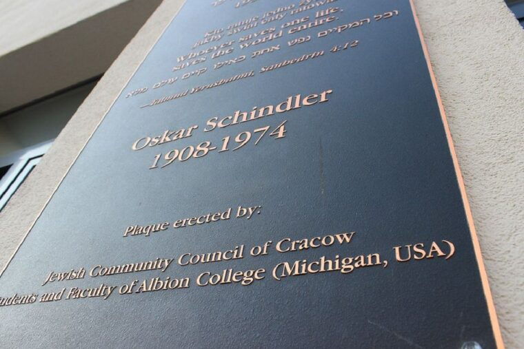 krakow-kazimierz-by-golf-cart-and-schindlers-factory-tour-2