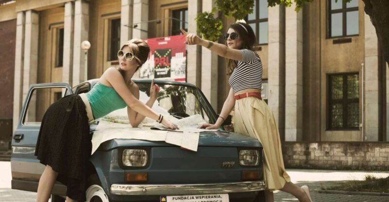 krakow-nowa-huta-guided-tour-in-vintage-car