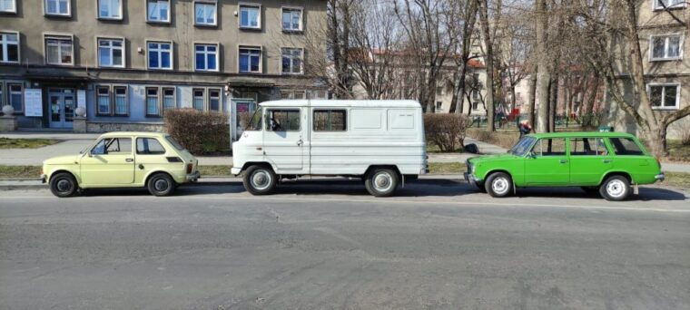 krakow-nowa-huta-guided-tour-in-vintage-car