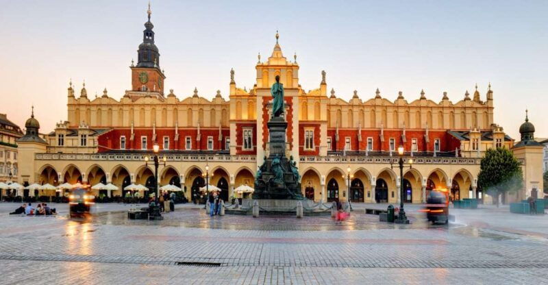 krakow-old-town-and-cloth-hall-private-guided-tour