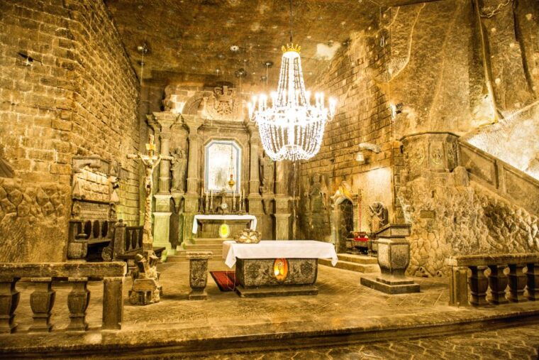 krakow-old-town-by-golf-cart-wawel-wieliczka-salt-mine