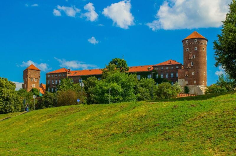 krakow-old-town-kazimierz-highlights-tour-by-electric-car-2