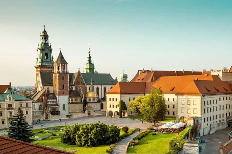krakow-old-town-walking-tour-with-a-guide