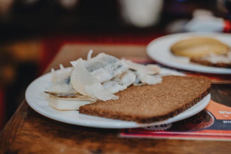 krakow-polish-liquor-tasting-guided-tour-with-tapas