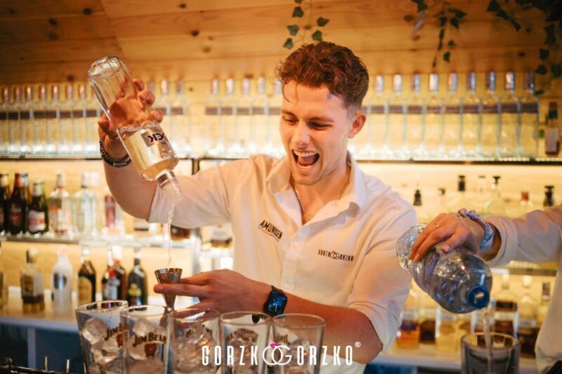 krakow-polish-wedding-party-with-welcome-drink