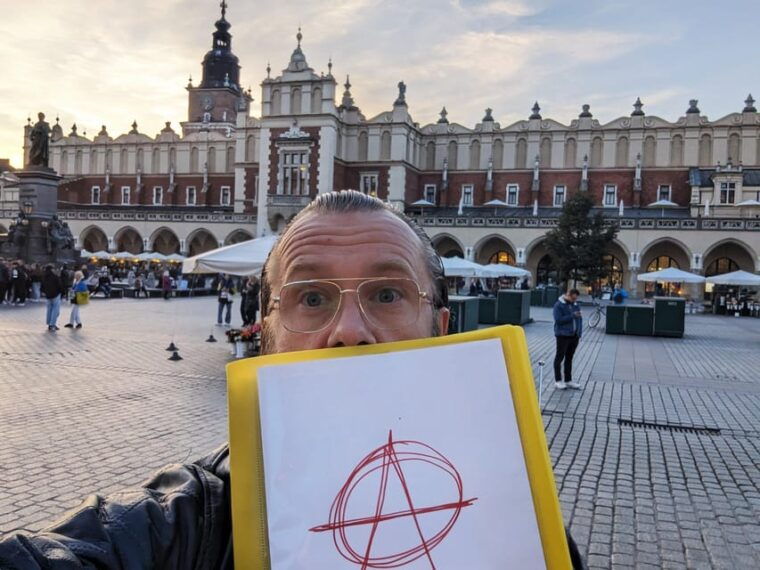 krakow-private-old-town-comedy-walk-with-a-crazy-guide