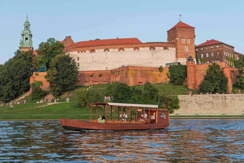 krakow-private-traditional-gondola-cruise