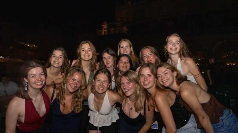 Krakow: Pub Crawl 1H Open Bar, VIP Entry & Welcome Shots - The Itinerary: What to Expect on the Night