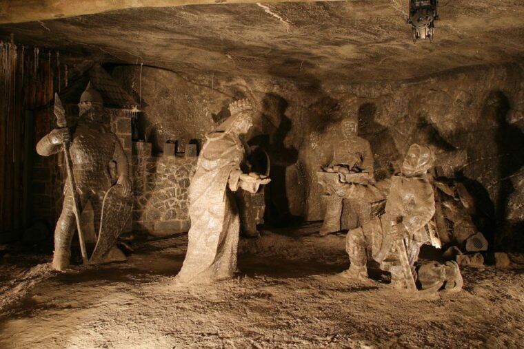 krakow-river-cruise-and-wieliczka-salt-mine-group-tour-2