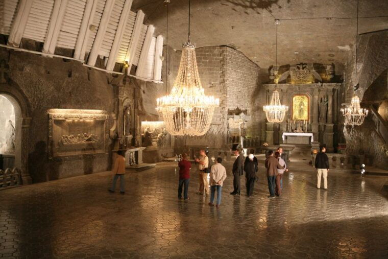 krakow-river-cruise-and-wieliczka-salt-mine-group-tour-2