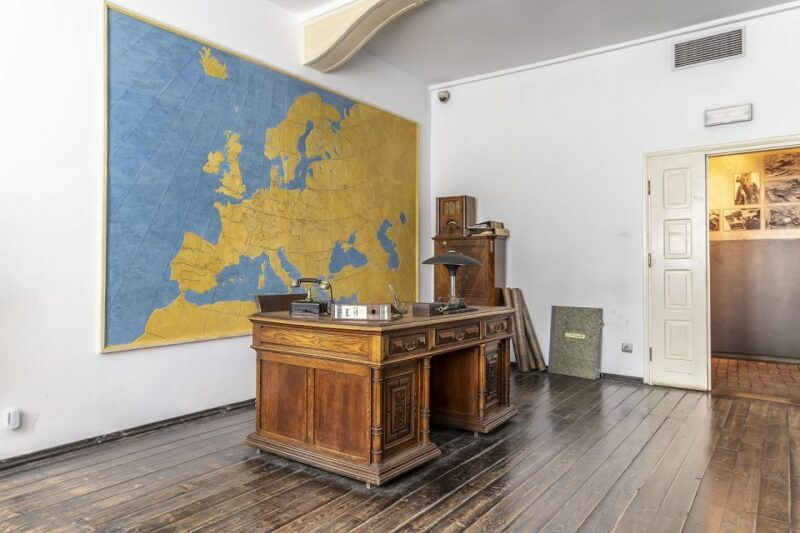 krakow-schindlers-factory-ghetto-and-plaszow-camp-tour