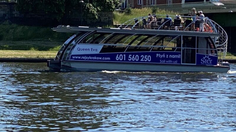 krakow-sightseeing-cruise-on-the-vistula-river-2