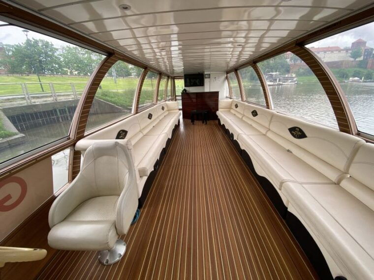 krakow-sightseeing-cruise-on-the-vistula-river-2