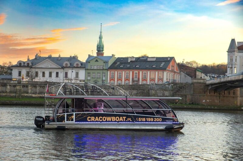 krakow-sightseeing-cruise-on-vistula-river-with-audio-guide